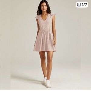 Beyond Yoga Featherweight Out and About Ruffle dress EUC size M